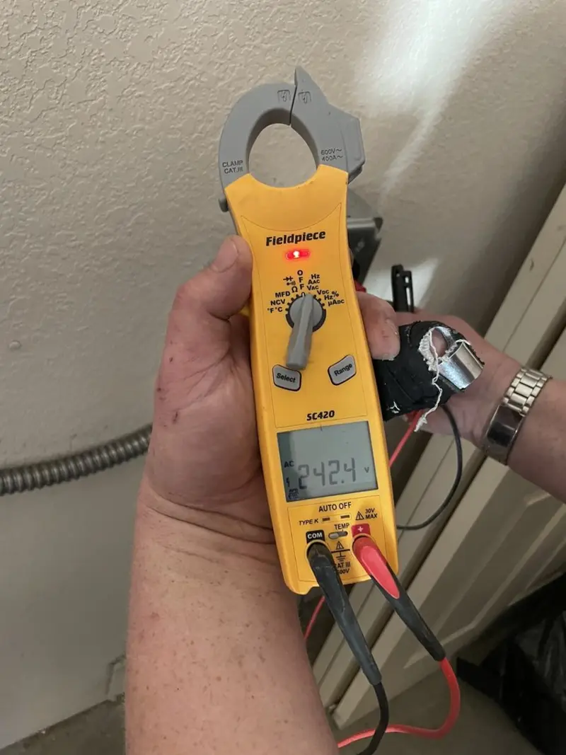 Voltage testing with clamp meter during Generator Installation in Delaware